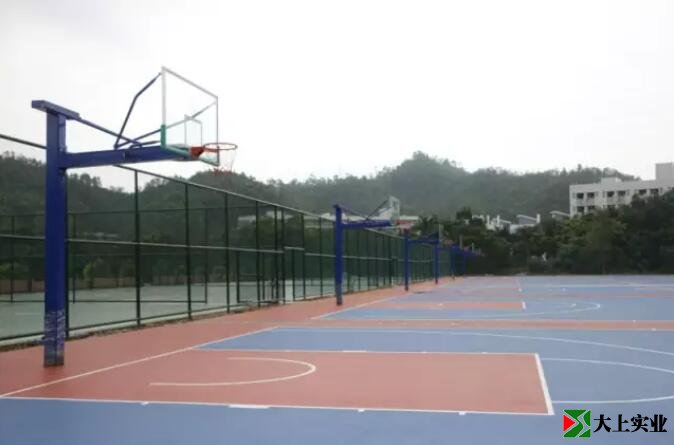 改造后的“新籃球場(chǎng)”