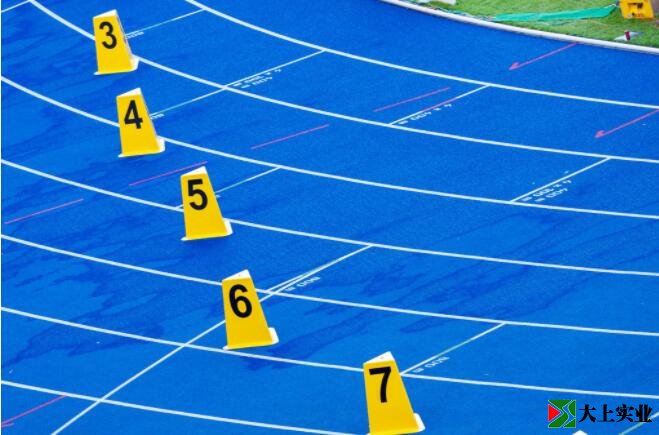 塑膠跑道運(yùn)動場
