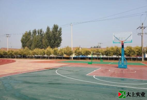 籃球場(chǎng)建成