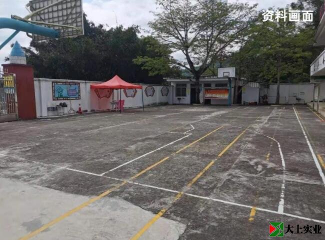 學(xué)校塑膠運(yùn)動(dòng)場建設(shè)前