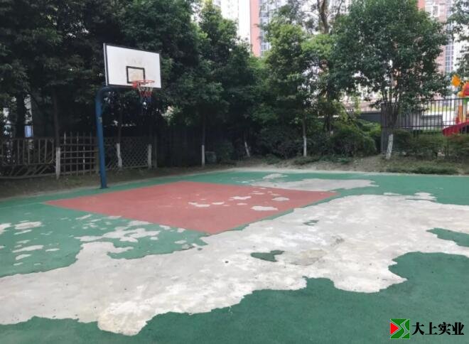  塑膠運(yùn)動(dòng)場維修申請報(bào)告