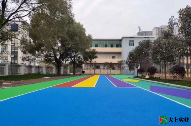 幼兒園塑膠運(yùn)動(dòng)場(chǎng)規(guī)格