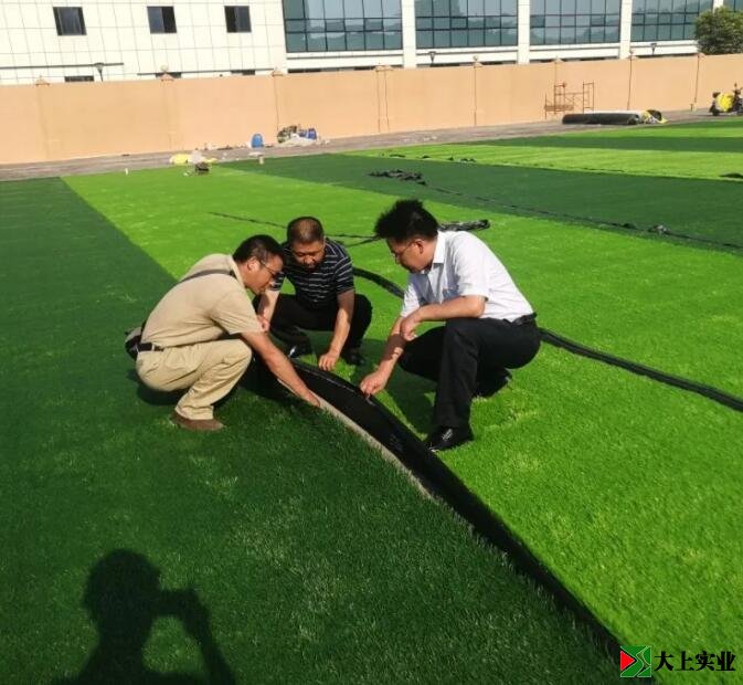 學(xué)校塑膠運動場維修施工