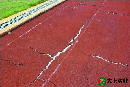 報(bào)價(jià)低的塑膠跑道施工可能有風(fēng)險(xiǎn)