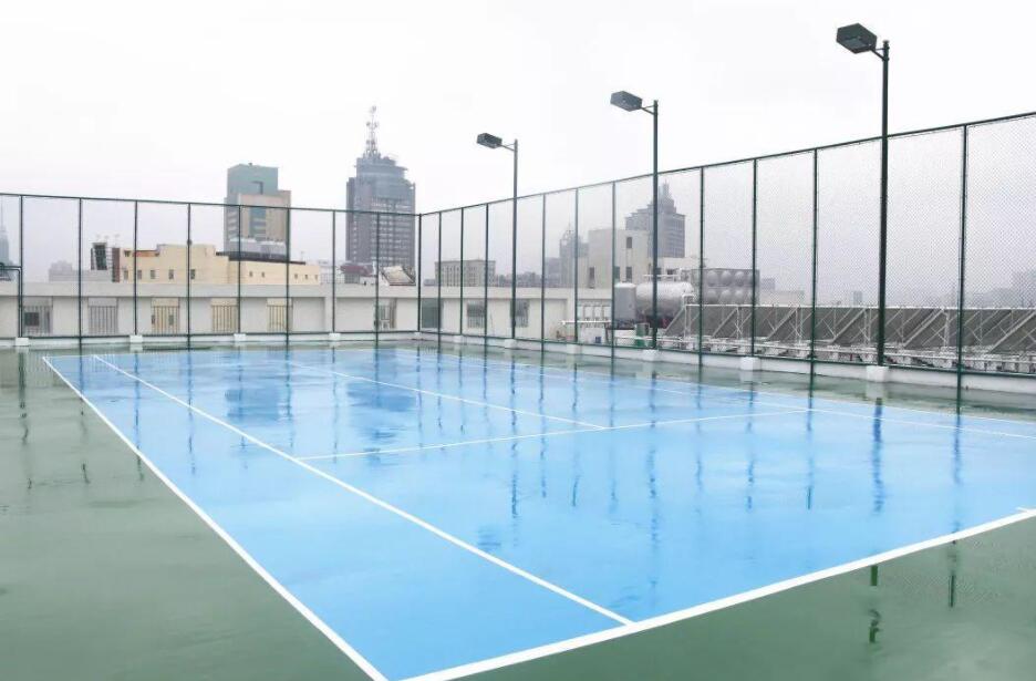 屋頂?shù)木W(wǎng)球場