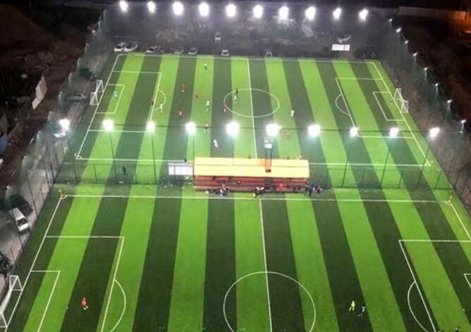 足球場怎么做？