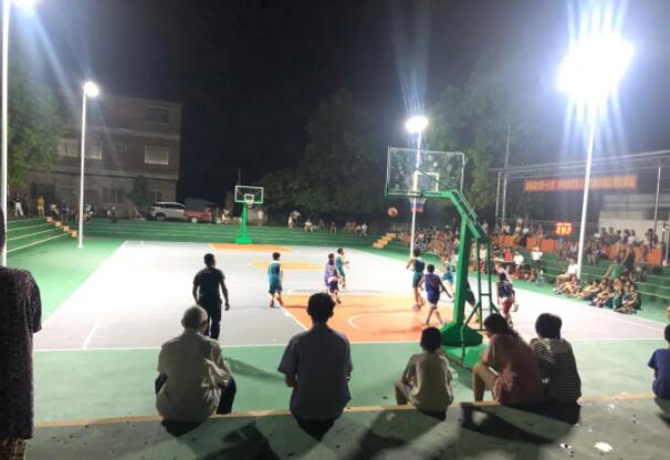 燈光籃球場(chǎng)