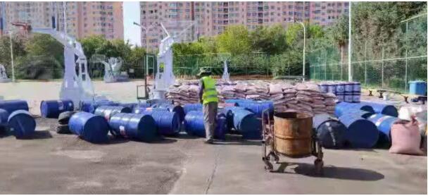 籃球場(chǎng)面層材料進(jìn)場(chǎng)