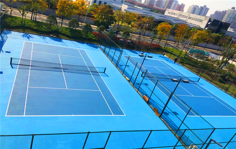 塑膠網(wǎng)球場(chǎng)