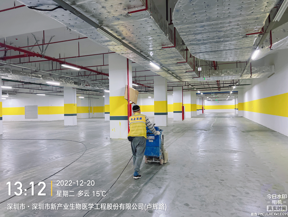 深圳市坪山區(qū)新產(chǎn)業(yè)地下車庫(kù)地坪漆施工