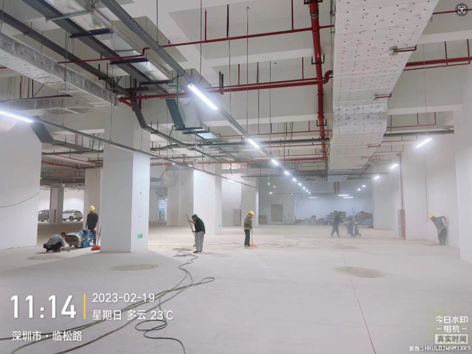 深圳市坪山區(qū)新產(chǎn)業(yè)地下車庫(kù)地坪漆施工
