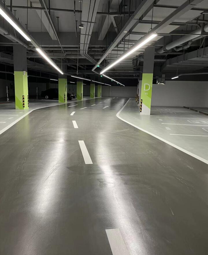 前海頤錦廣場(chǎng)地下車庫地坪漆與交通設(shè)施工程